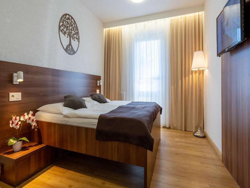 Wx Hotel image