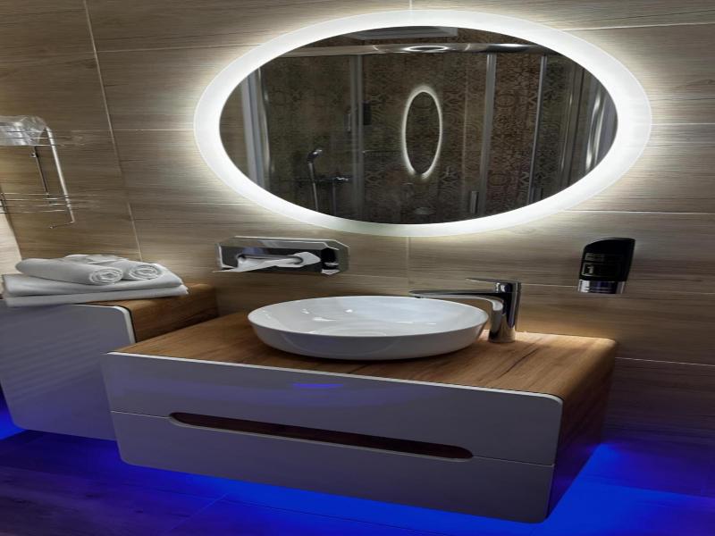 Wx Hotel image