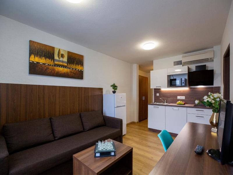 Wx Hotel image