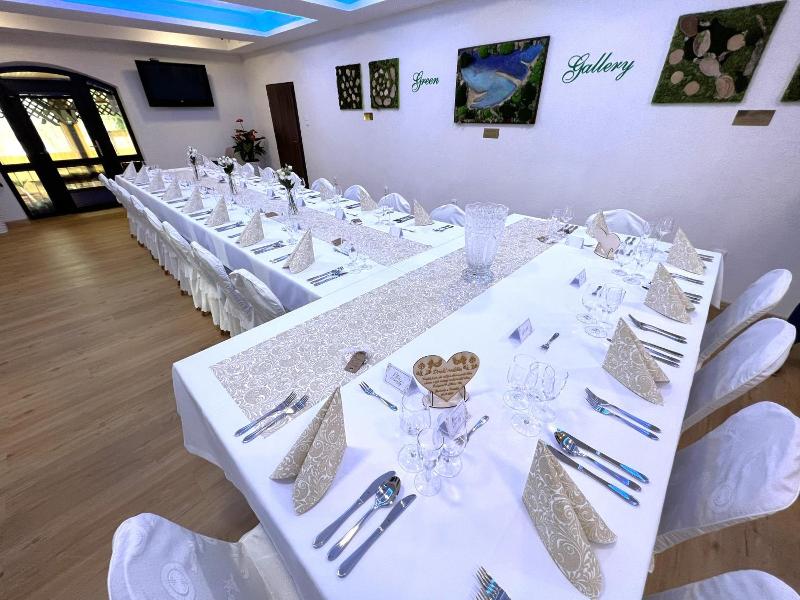 Wx Hotel image