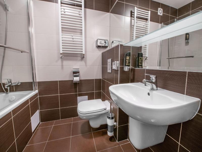 Wx Hotel image