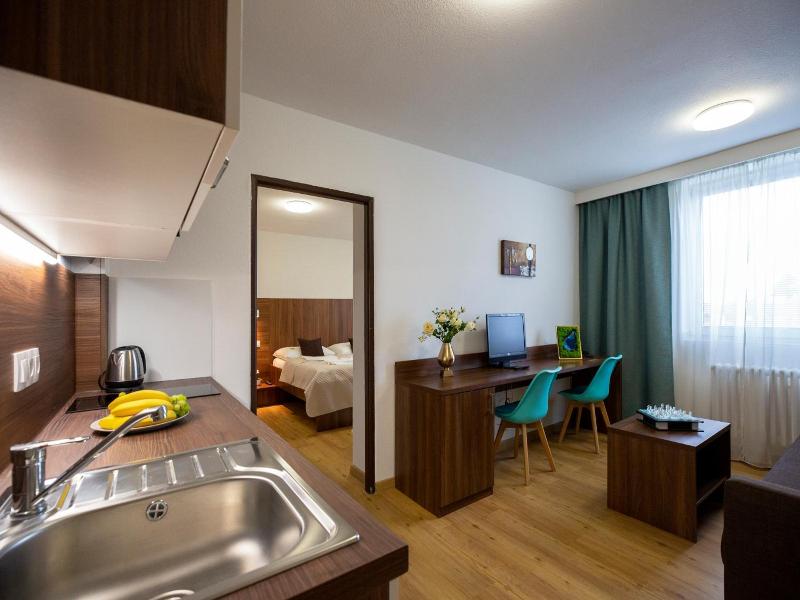 Wx Hotel image