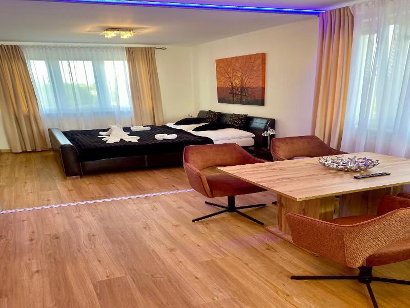 Wx Hotel image