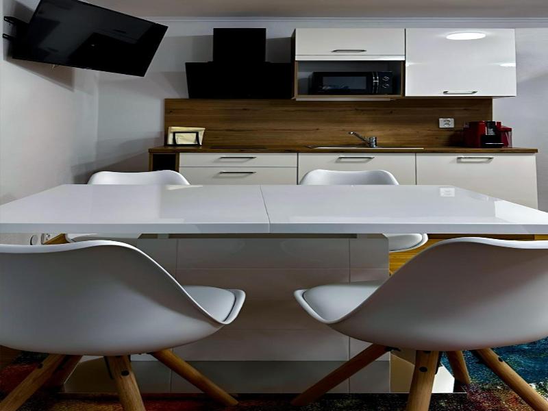 Wx Hotel image