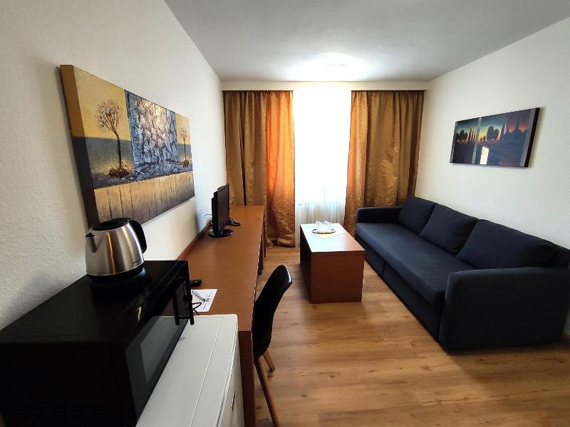 Wx Hotel image