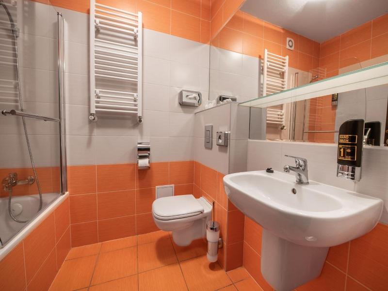 Wx Hotel image
