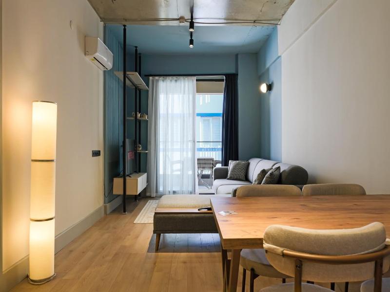 Rudblu Suites image