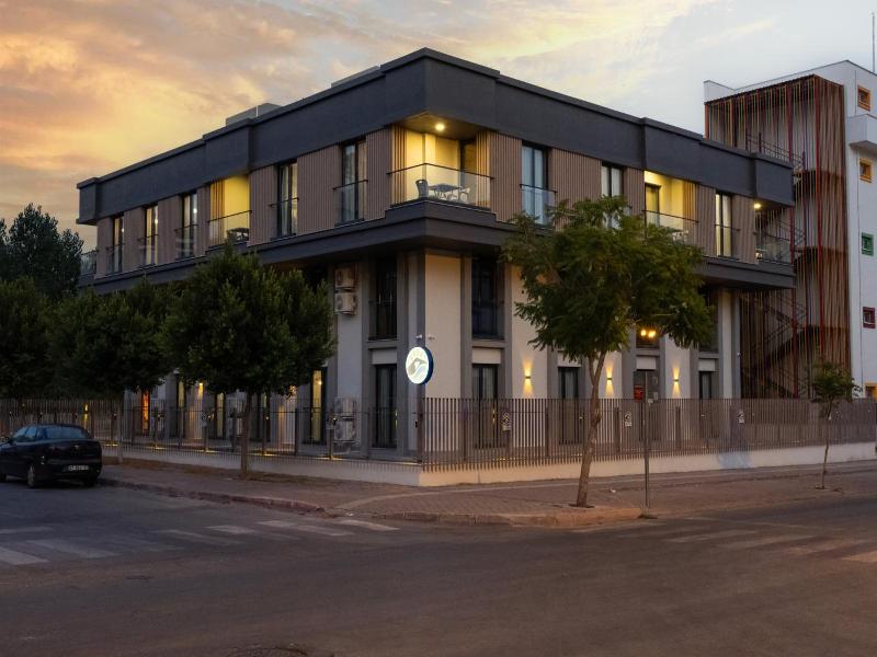 Rudblu Suites image