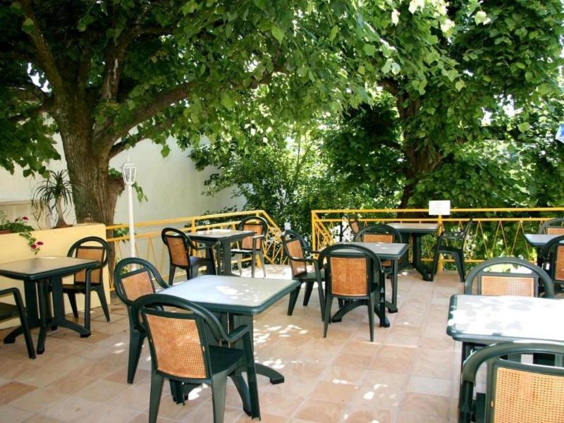 Logis Hotel Les Ambassadeurs image