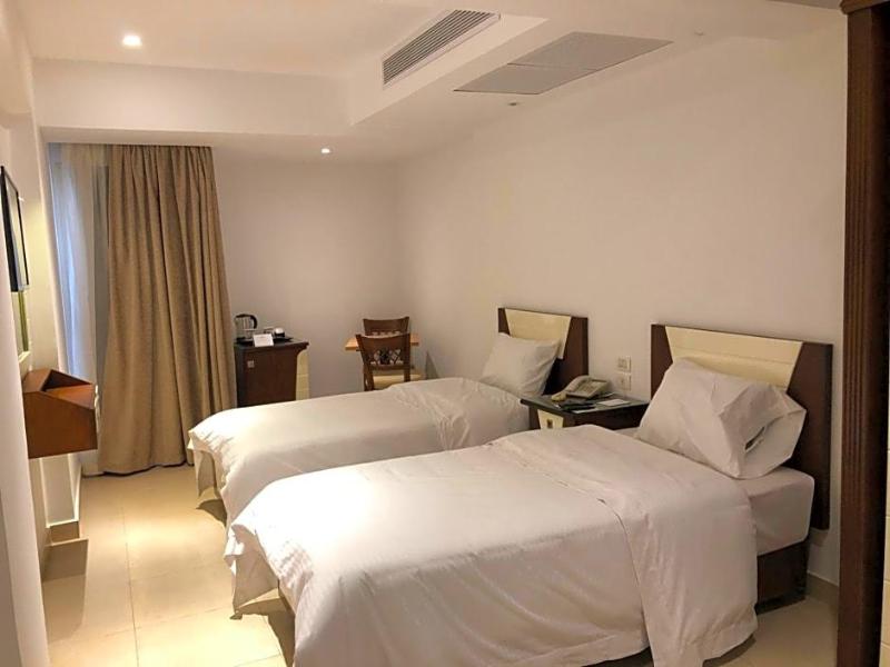 Maxim Hotel image
