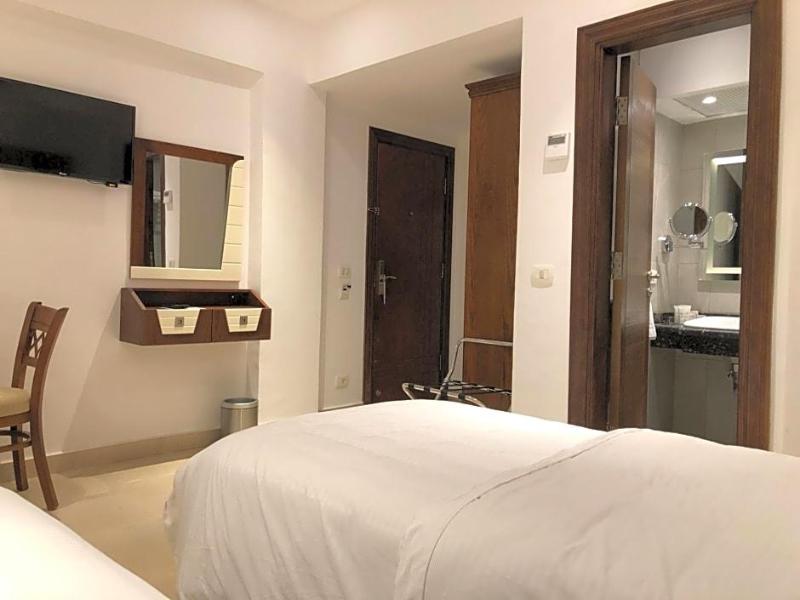Maxim Hotel image