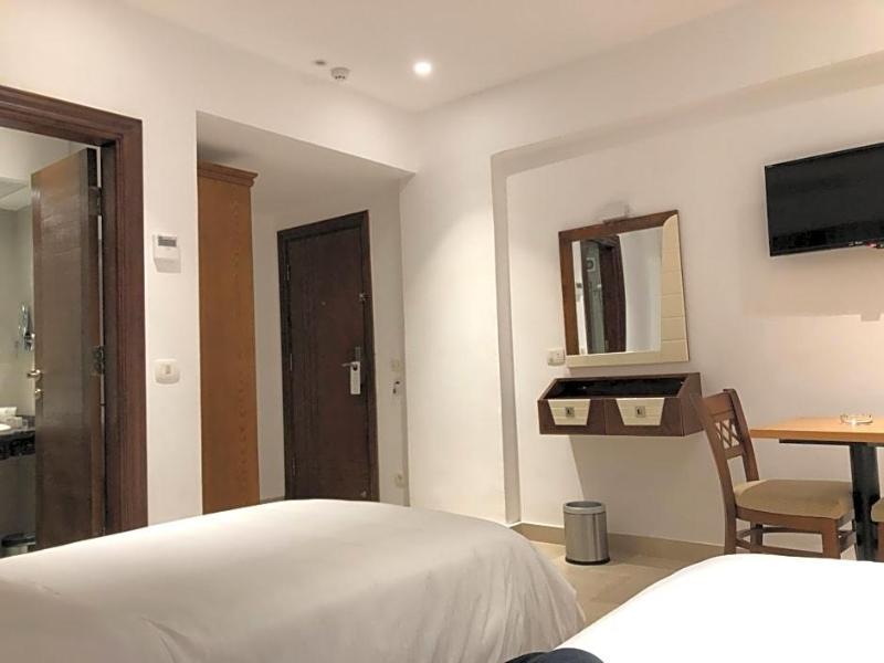 Maxim Hotel image