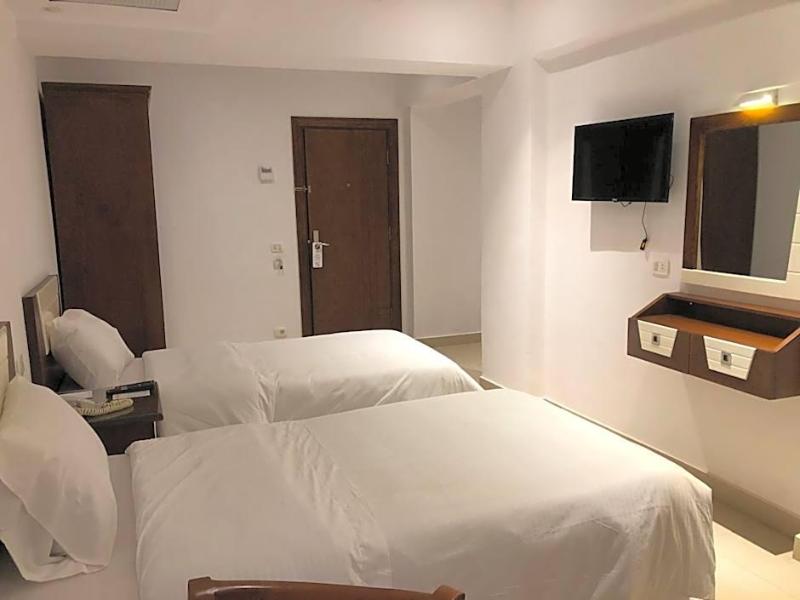 Maxim Hotel image