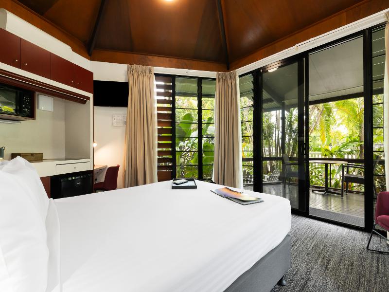 Palms City Resort image