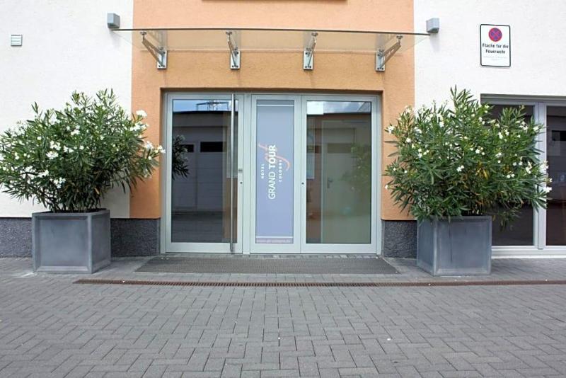 Hotel Grand Tour image
