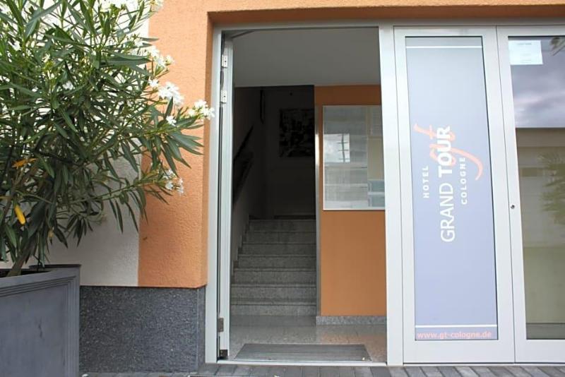 Hotel Grand Tour image