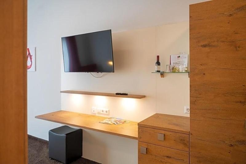 Vinotel Heinz J Schwab image