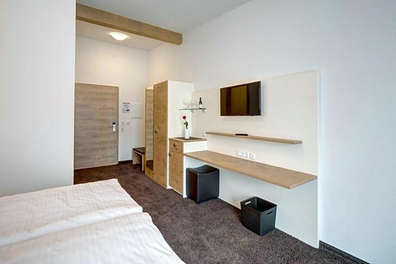 Vinotel Heinz J Schwab image