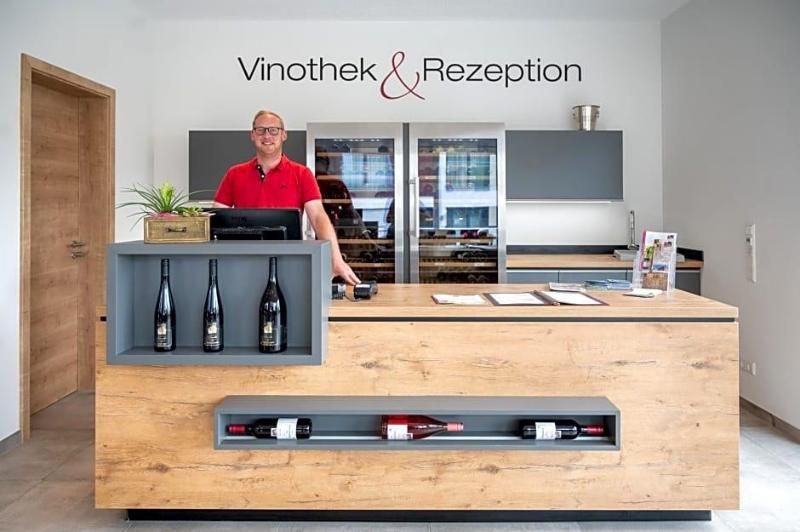 Vinotel Heinz J Schwab image