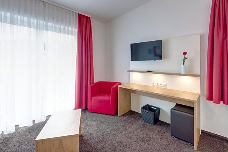 Vinotel Heinz J Schwab image