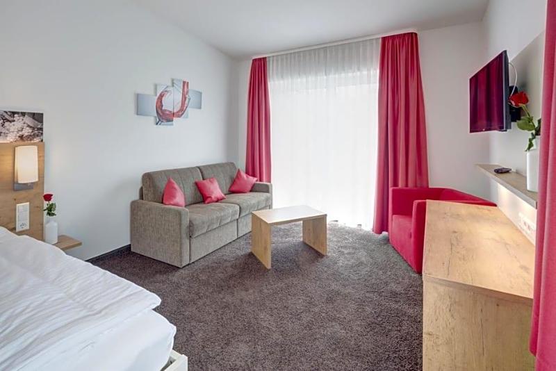 Vinotel Heinz J Schwab image