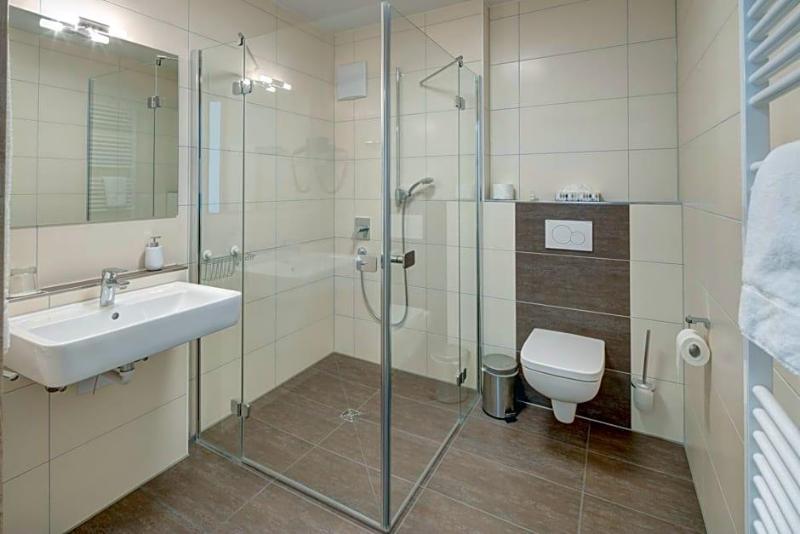 Vinotel Heinz J Schwab image