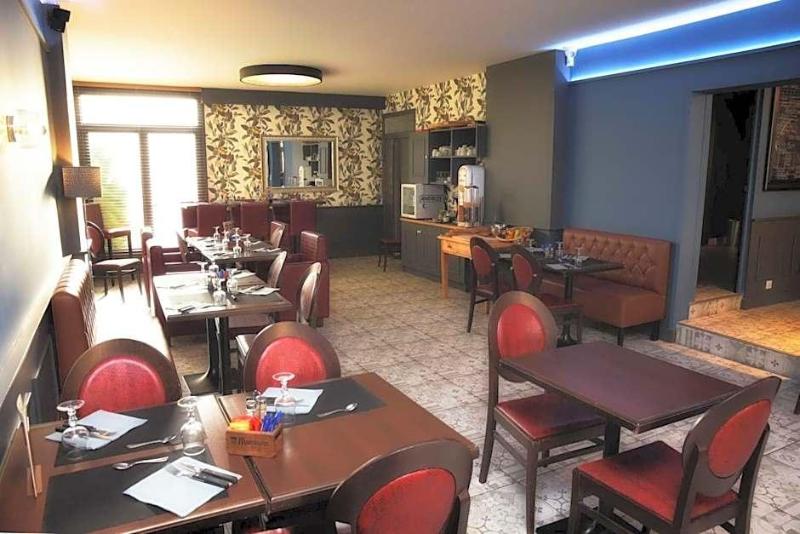 Cafe De Paris image
