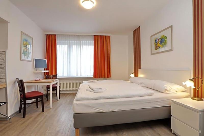 Hotel Am Park image