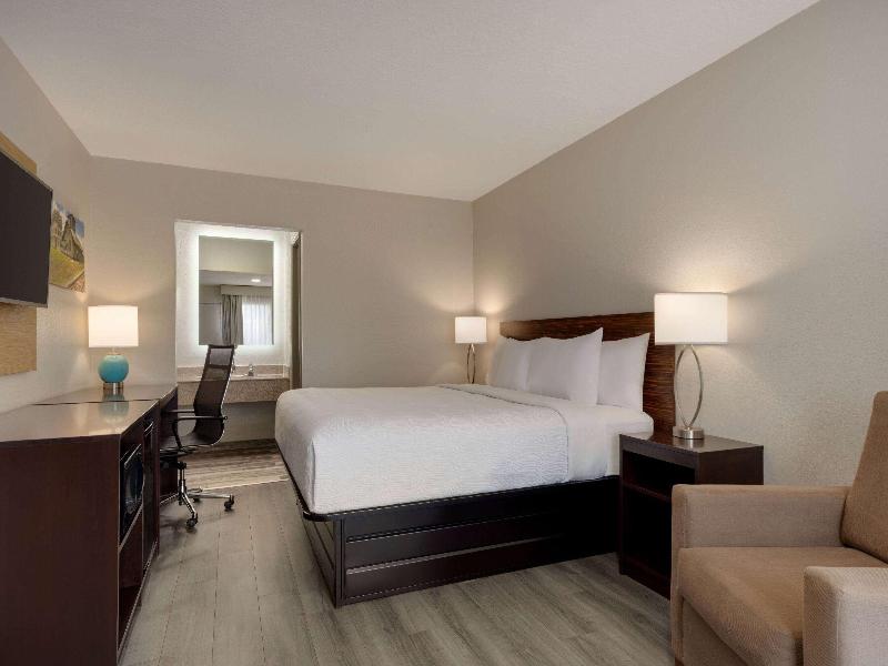 Baymont By Wyndham Emporia VA image