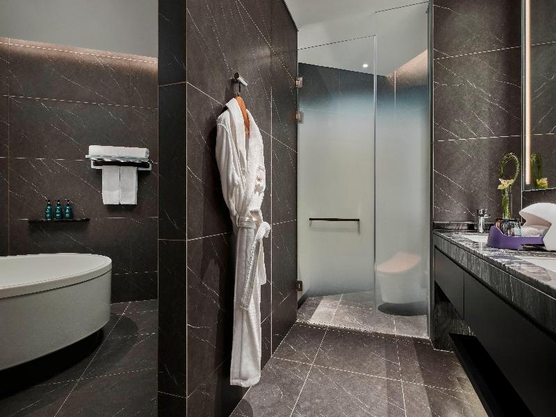 Crowne Plaza Shanghai Snow World image