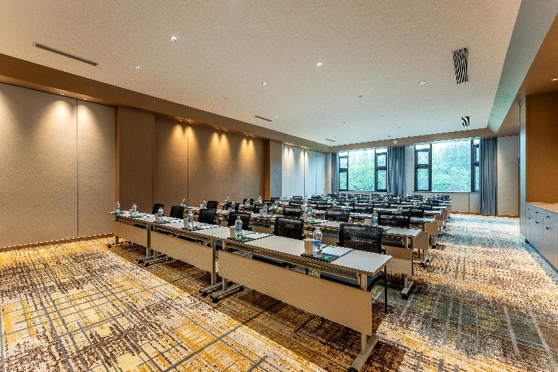 Holiday Inn Jiuhua Mountain Hot Spring image
