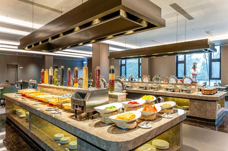 Holiday Inn Jiuhua Mountain Hot Spring image