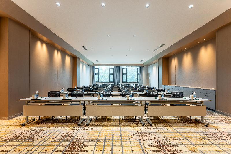 Holiday Inn Jiuhua Mountain Hot Spring image