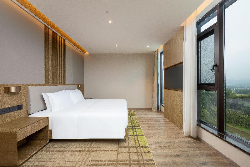 Holiday Inn Jiuhua Mountain Hot Spring image