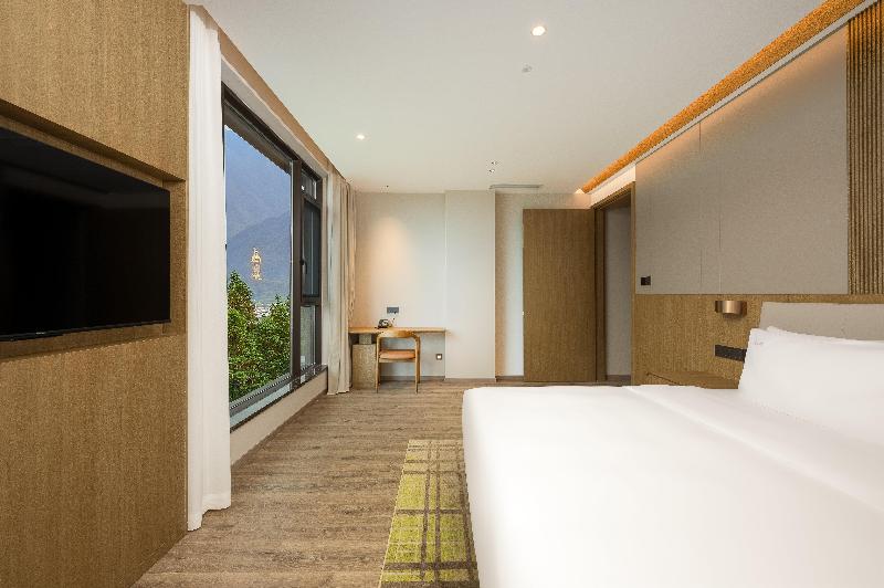Holiday Inn Jiuhua Mountain Hot Spring image
