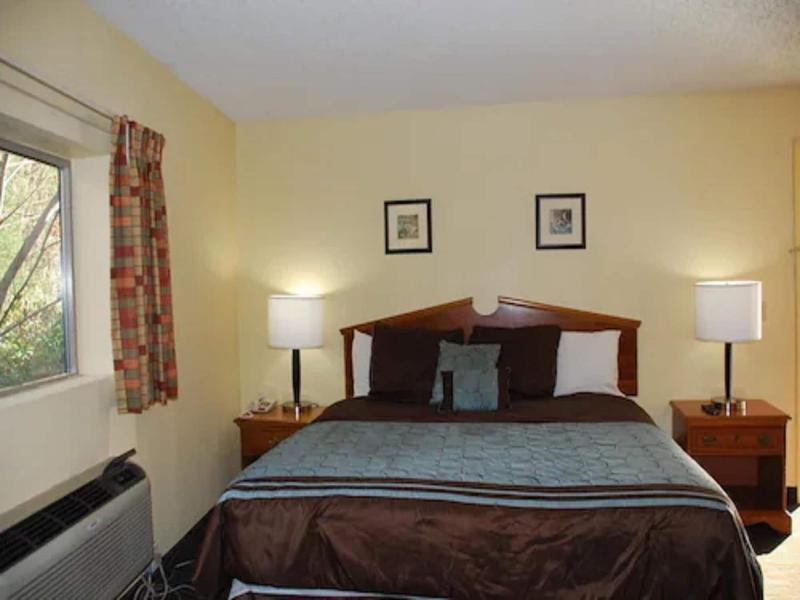 Chief Motel — view