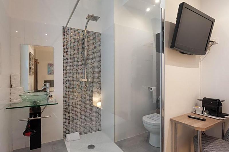 Hotel L Hotera image