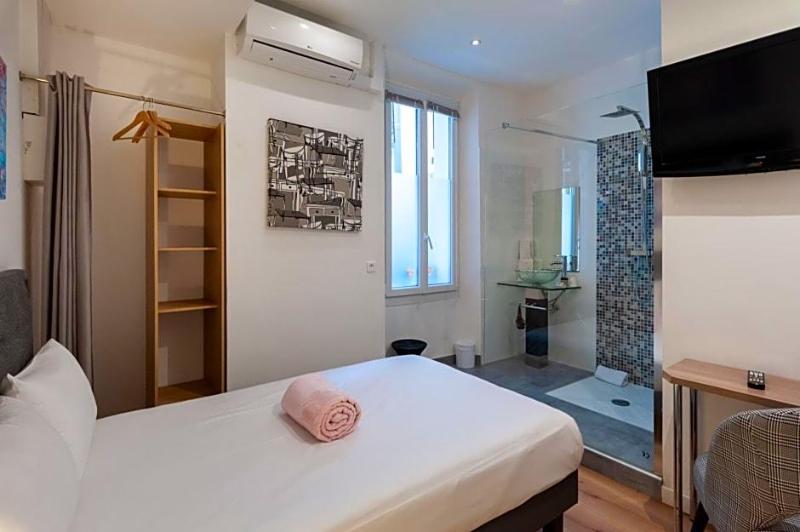Hotel L Hotera image