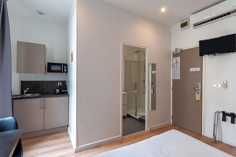 Hotel L Hotera image