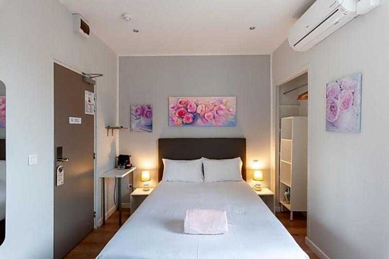 Hotel L Hotera image