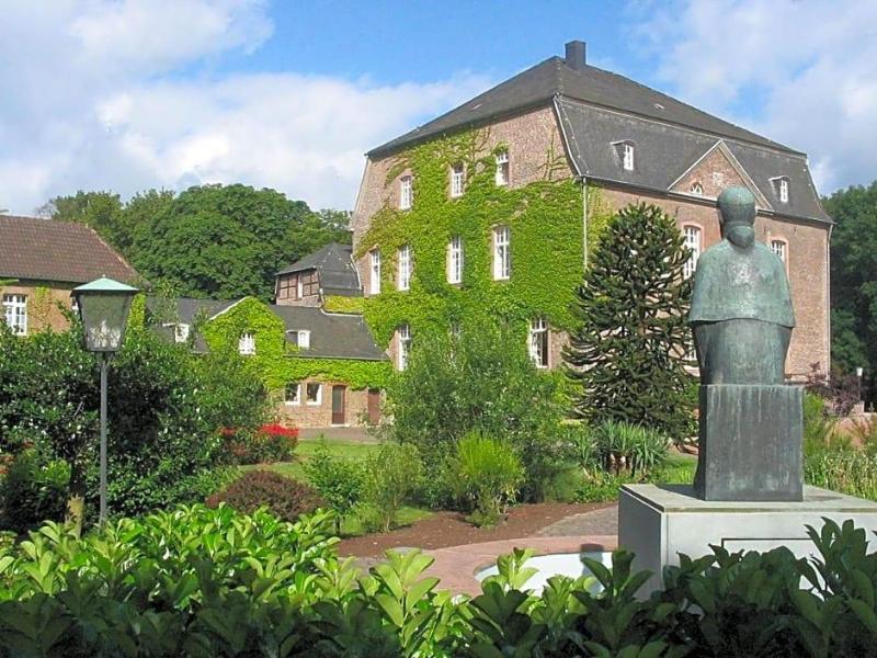 Haus Overbach image