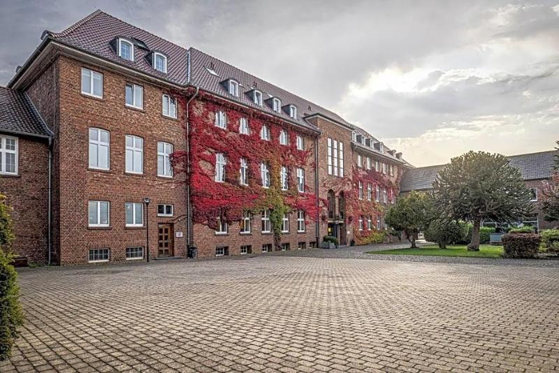 Haus Overbach image
