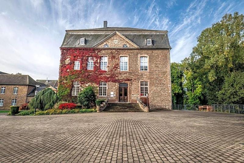 Haus Overbach image