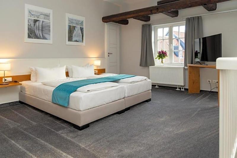 Schiefer Suite Hotel Apartments image