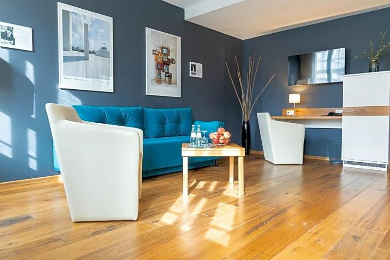 Schiefer Suite Hotel Apartments image