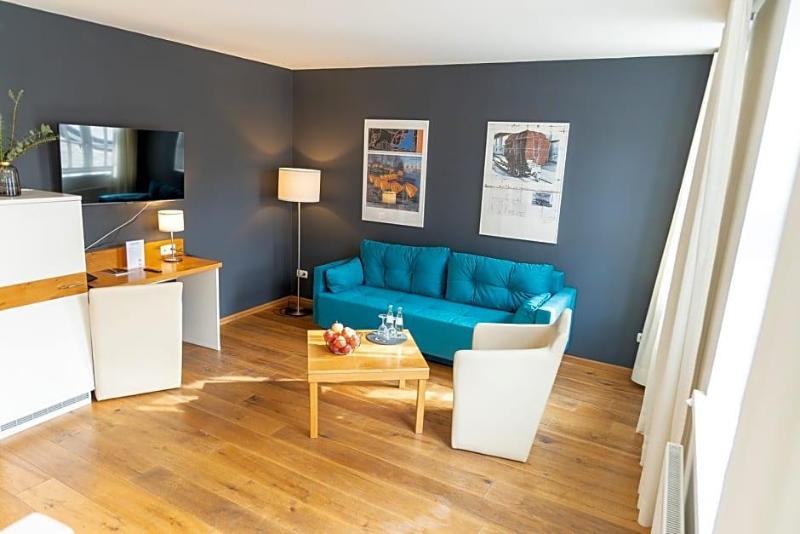 Schiefer Suite Hotel Apartments image