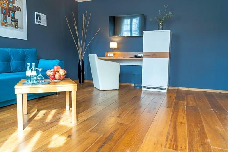 Schiefer Suite Hotel Apartments image