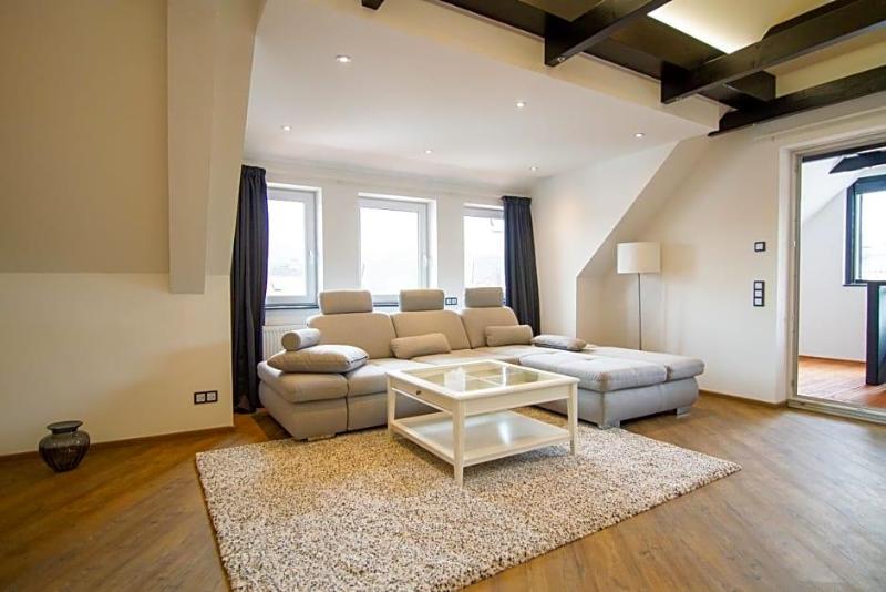 Schiefer Suite Hotel Apartments image
