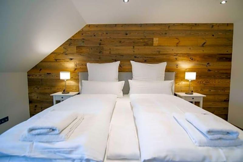 Schiefer Suite Hotel Apartments image