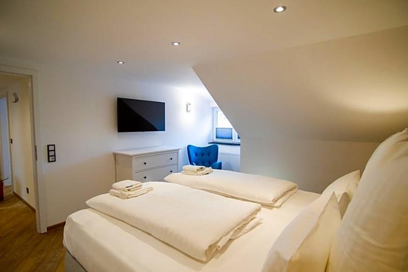 Schiefer Suite Hotel Apartments image